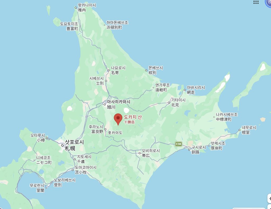 일본 홋카이도 도카치다케 화산 분화 경계 레벨 3
